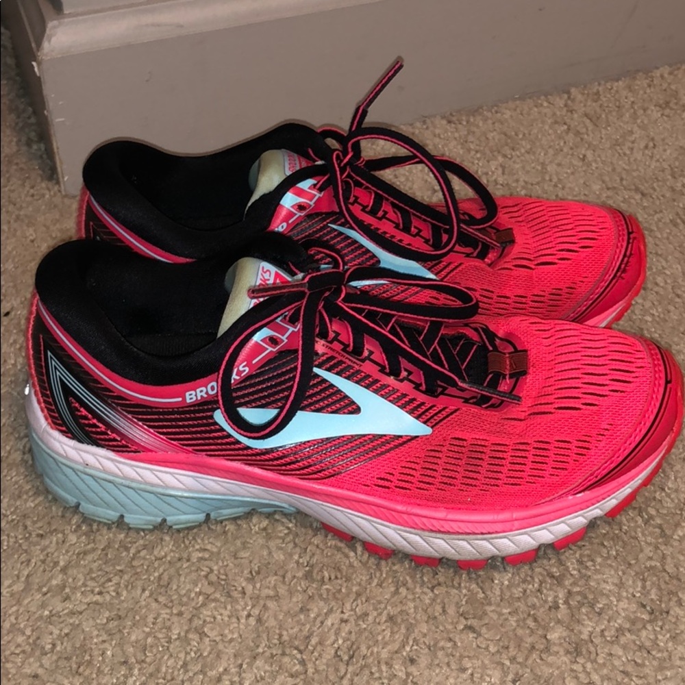 Brooks Tennis Shoes